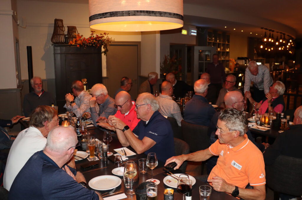 Gezellige middag op De Loonsche Duynen