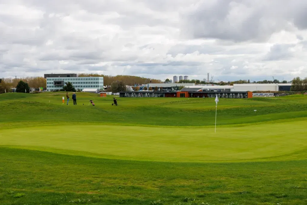 9 holes: shortgolf (PAR 3 | 4)