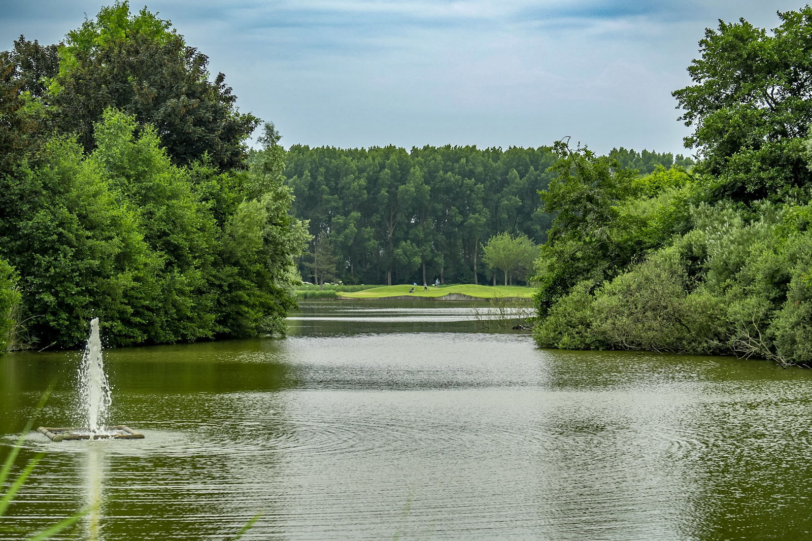 Sfeerimpressie met water op Golfpark De Purmer