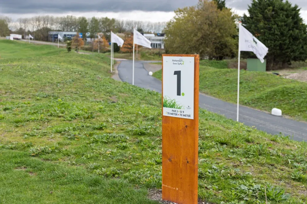 9 holes: tijdelijke lus