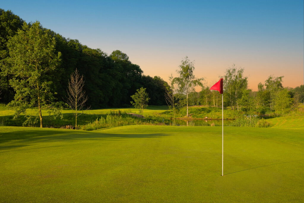 9 holes: rood (10-18)